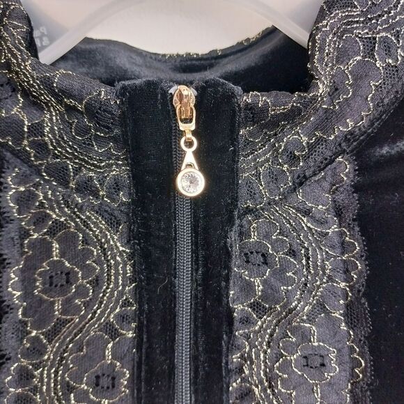 Jaclyn Smith Velour Tunic Top. Size L - Picture 8 of 16